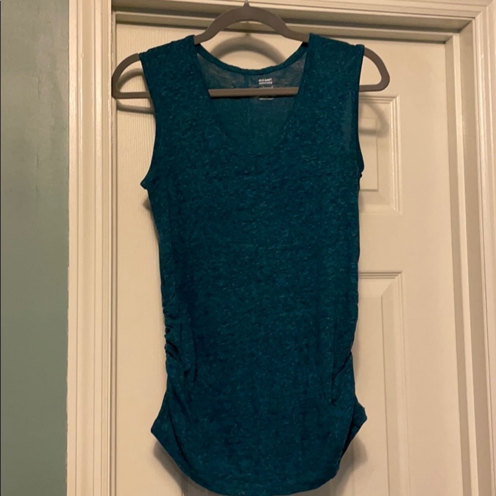 Sleeveless maternity top